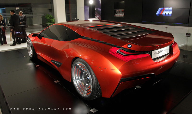 If the contrasting colours were a dominant design theme for the BMW M1 