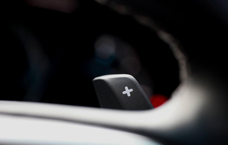 Standard paddle-shifter allows you to toggle between seven virtual ratios