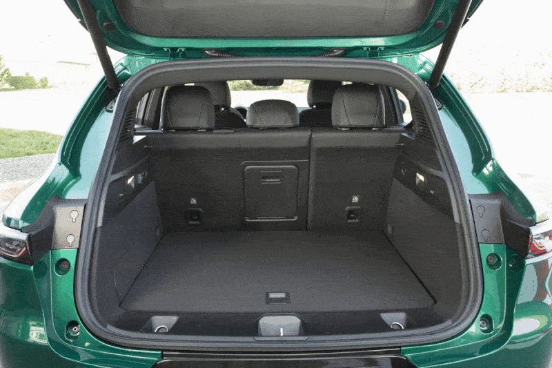 60:40 folding rear seats for MOAR boot space