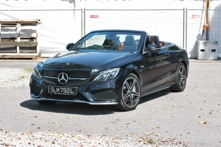 This C43 AMG Cabriolet's rear felt softer than the front, and when driven enthusiastically with the folding canvas roof hidden in the trunk, it gets even more obvious to the point you must hold the steering wheel tighter and ease off the accelerator; thankfully however, steering is precise and the anchors are commendable.