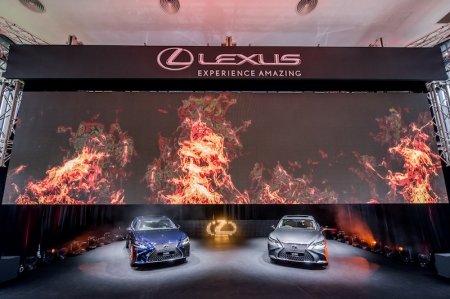 Introduced back in 1989, the first LS made automotive history as a world-class car from Japan for discerning customers. Not only did the model made its mark by offering the drive performance, quietness and luxury, its unveiling also heralded the birth of the Lexus brand. 