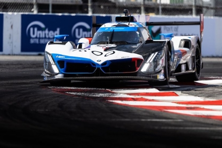 Connor De Phillippi (USA) and Nick Yelloly (GBR) repeated their Sebring success, finishing second again in the #25 BMW M Hybrid V8 in the first sprint race of the 2023 IMSA WeatherTech SportsCar Championship (IMSA series).
