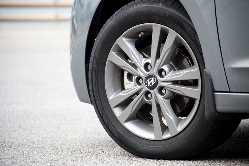 16-inch alloys wrapped in comfort-biased Hankook Ventus Prime 2 rubbers 