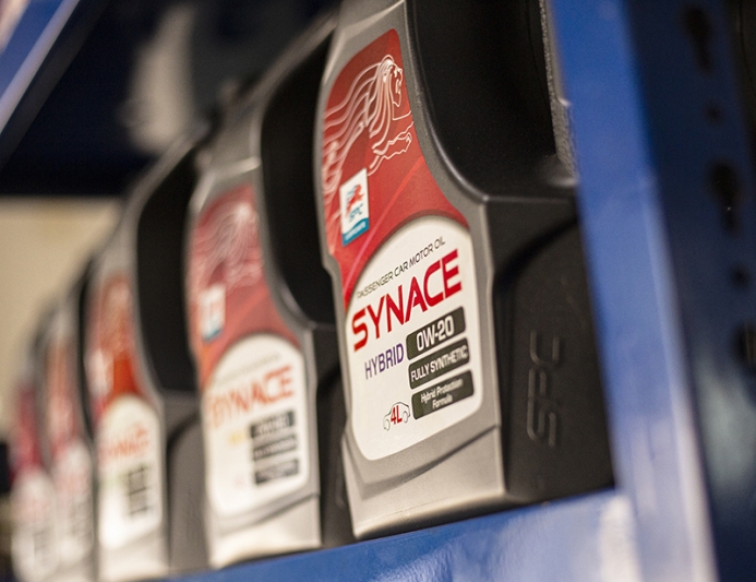 The range of Synace engine oils used by SpeedyCare are certified by OEM manufacturers such as BMW, Mercedes-Benz, Porsche, Renault, Volkswagen and Volvo among others.
