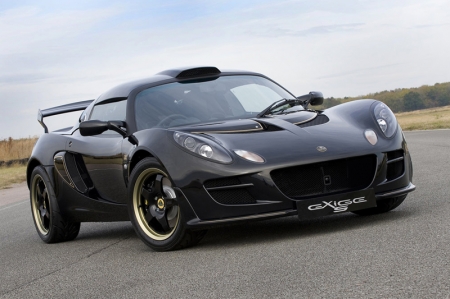 Exige S Type 72 features enlarged roof scoop (compared to the standard Exige S) and Lotus variable traction control and Lotus launch control.