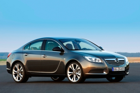 No wonder then, that the Insignia — have racked up some 40 awards, including the coveted European Car of the Year 2009. Customers confirm expert opinion: Nearly 230,000 orders have been taken so far, making the Insignia either the best-selling or second best-selling mid-segment car in 11 countries. 