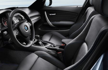As for the interior, the BMW 120i M Sport has also been enhanced. Besides featuring a distinctive M leather steering wheel and door sill finishers with “BMW edition” lettering, the BMW 120i M Sport also comes with interior trim finishers in Aluminium Glacier Silver. The classy Boston leather sports seats in royal blue stitching are further adjustable and powered electrically with memory function. Matching the sports seats are floor mats with leather piping in the same royal blue, and BMW Individual anthracite headliner to create an all-round sporty package.