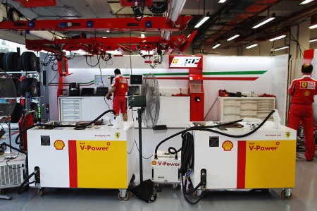 We were also introduced to the various Shell V-power personnel working in the Shell Track Lab such as Lisa Lilley (Shell Technology Manager) and her team of scientists.