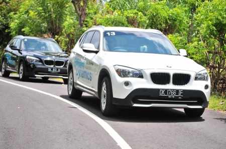 Held in the day, the test drives had the participants' plying their driving routes from Conrad Bali at Benoa to the Peak that overlooks the idyllic Suluban Beach at Uluwatu. In the process of driving to and fro in all 19 spanking new BMWs that ranged from the 325i to the latest X5 xDrive 30d, the participants' fuel efficiency were measured and recorded to see which driver is the most fuel efficient. 