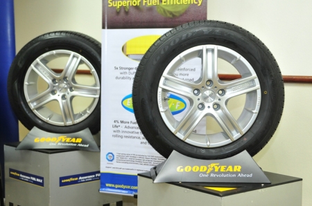 The new Goodyear Assurance Fuel Max tyre features an advanced full silica compound which reduces the friction between the tyre's rubber molecules and provides higher resistance to abrasion, resulting in reduced fuel consumption and a longer tread life. Additionally, the tyre is built with a hard base under the tread, which reduces deformation in the crown area and heat build-up. The tyre also features even pressure distribution that helps to reduce the rate of wear.