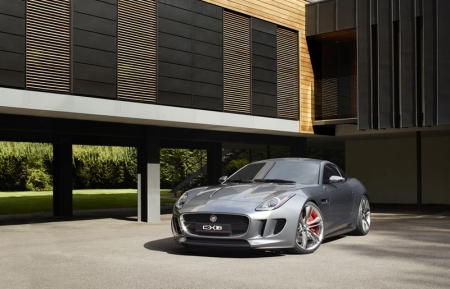 Seductive looks indicate the next evolution of Jaguar’s bold design direction. 