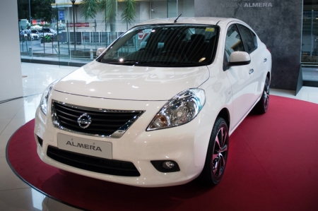 Built on the V-platform, which is designed to deliver excellent fuel efficiency through a light and rigid body that uses fewer components and weighs around 68kg less than the previous B-platform which was used in the Latio. This new sedan is the second product based on this platform, following the Nissan March. 