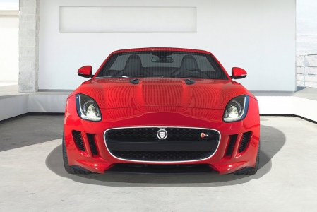 Jaguar, which has innovated the use of aluminum body structures, built the new Jaguar F-Type around its most advanced rigid and lightweight aluminum architecture to date. Jaguar engineers applied more than a decade's worth of aluminum construction experience to achieve the twin goals for the F-Type of low mass and an extremely rigid body.