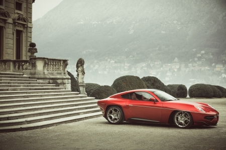 With the Disco Volante, Touring rejuvenates its purest tradition: to create new and exciting shapes for the most performing and interesting chassis. When applied to Alfa Romeos, this philosophy gave birth to masterpieces that marked the history of design and automobiles.