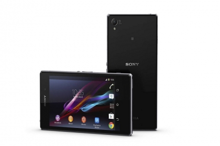 Xperia Z1 features Sony’s award-winning “G Lens” with a 27mm wide angle and bright F2.0 aperture, custom made large1/2.3-type CMOS image sensor Exmor RS for mobile with 20.7MPand a BIONZ for mobile image processing engine.The combination of these technologies delivers the same level of quality and performance as a conventional compact digital camera in a slim, waterproof smartphone.