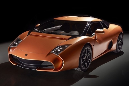 One of the most famous, Carrozzeria Zagato, celebrates its 95th birthday this year, and it is this special occasion for which the Lamborghini 5-95 Zagato was commissioned. Its commissioner is one Albert Spiess, a Swiss who already counts other well-known Zagato works such as the Alfa Romeo SZ and RZ, 1985 Aston V8 Vantage Zagato, and 2012 V12 Vantage Zagato within his stable. So what’s another one to add to the collection, eh?