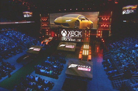 As announced by the computer giant during the Electronic Entertainment Expo in Los Angeles, Forza Horizon 2 — coming this September exclusively to Xbox One and Xbox 360 — will offer stunning 1080p resolution graphics at 30 fps. Once behind the wheel, there will be no experience to match it in terms of open-world racing, with the stunning visual impact even more spectacular in nighttime scenes. 