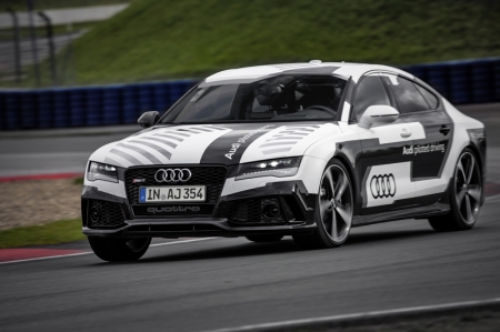 Audi believes that piloted driving is one of the most important development fields - the first successful developments were achieved ten years ago. The latest test runs at the physical limit are providing the Audi engineers with insights for the development of automatic avoidance functions in critical driving situations, for example.