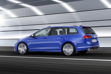 The turbo engine of the Golf R Variant provides up to 380 Nm torque via a standard 6-speed dual-clutch gearbox (DSG) to the permanent 4MOTION all-wheel drive. Distribution of the drive power over all four wheels guarantees maximum traction, performance and active safety.