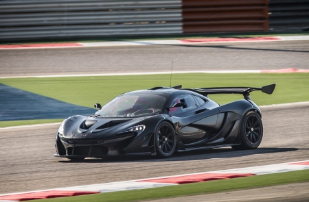 As testing continues, the McLaren P1 GTR looks set to be one of the fastest to ever wear the famous McLaren ‘speed mark’. Through significant weight-saving measures and track-optimisation of the petrol-electric powertrain, McLaren P1 GTR will boast a power-to-weight ratio increase in excess of 10 percent over the road-going model, to more than 690 bhp per tonne. 