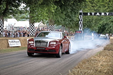 At the same time, the Wraith recorded a speed of 171 km/h as the car crossed the finish line, beating the Company’s previous Goodwood Hillclimb record that was set in 2014. The Wraith was driven by champion mountain and hillclimb driver, Joerg Weidinger.