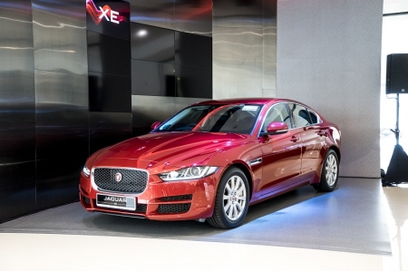 The last time this part of the market saw a British entrant was back in 2009, with the Jaguar X-Type. It was a competent enough performer, but the styling was decidedly, shall we say, old-school. Certainly not a description you could make about Jaguar's newest attempt, the XE.