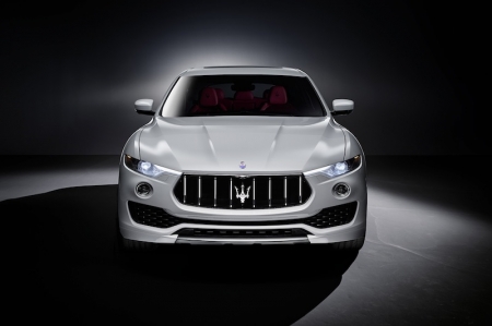 The design of the Levante features clear associations with the Maserati brand: An aggressive front introduces new, tapered headlights separated into two elements, with the upper headlight unit connected to the radiator grille. Maserati's design signature is clearly visible on the sides: the three iconic air vents on the front wings, the trapezoidal C-pillar with the 'Saetta' logo and the large, frameless door windows. The rear is dominated by the very tapered back window and streamlined shape, both typical of a high-performance sports car.
