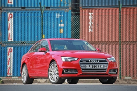 Back then Audi launched the 1.8-litre TFSI variant alongside the 3.2-litre V6 quattro first, before they decided to quietly introduce the 2.0-litre TFSI quattro. 