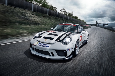 A new front apron and new rear end improve the downforce of the new 911 GT3 Cup, therefore enhancing overall traction and performance. However, the prominent 184-centimetre wide rear wing has been retained from the predecessor model. 