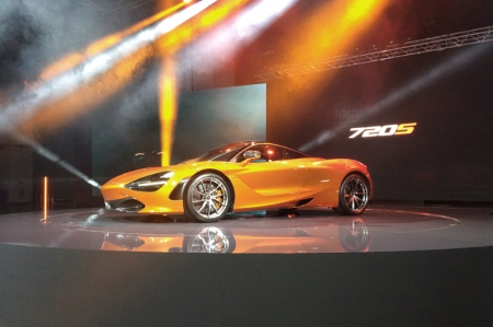 Besides the attention-grabbing exterior, the other key point of the 720S is the new M480T engine. The 4.0-litre engine, which has 41 percent new parts (namely piston, crankcase and turbochargers) content compared to the 3.8-litre engine, generates 710 bhp (720 PS) and 770 Nm of torque. Paired to a 7-speed SSG dual-clutch 'box, standstill to 100 km/h takes 2.9 seconds; 0-200 km/h is executed in 7.8 seconds. The car’s maximum speed is rated at 341 km/h.