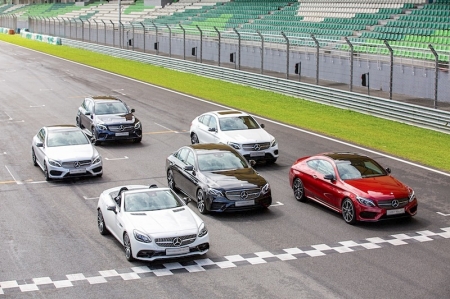 However, Mercedes didn’t just stop with the AMG C43 sedan (which we’ve reviewed previously). They have expanded to the — take a deep breath — AMG C43 Coupe, C43 Cabriolet, SLC43, GLC43, GLC43 Coupe and even E43. Yes, an entire new range of AMG 43.