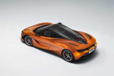 The 33rd edition of the so-called “Fashion Week for cars” took place next to the famous HÃ´tel des Invalides, with over 600 guests present to admire the 720S in Azores Orange. The award was given by a jury of 17 members from a diverse range of industries, who named the 720S the Most Beautiful Supercar of the Year 2017 against fierce competitions like Aston Martin’s V8 Vantage, Ferrari’s Portofino and the Porsche Panamera.