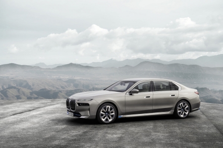The pinnacle 7 Series electric vehicle (EV), is called the i7 M70 xDrive. M70, you know, because the familiar M60 designation is now apparently considered too pleb-like to grace the bootlid of BMW's flagship sedan EV.

Seven!