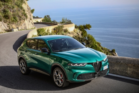 Okay, enough with the ’toenail’ jokes already…

While understandable why phonetically it may LOOK that way, especially to those who aren’t familiar with Italian pronunciations, it is pronounced tow-NA-ley. Tonale.

Now with more plug-in hybrid electric vehicle-ness (PHEV) on-board, Alfa Romeo calls it the Tonale Plug-In Hybrid Q4, with Q4 being representative of their all-wheel drive variant. For our purposes, ease of understanding and avoiding repetitious mouthfuls, we’re just gonna call it the Tonale PHEV instead.