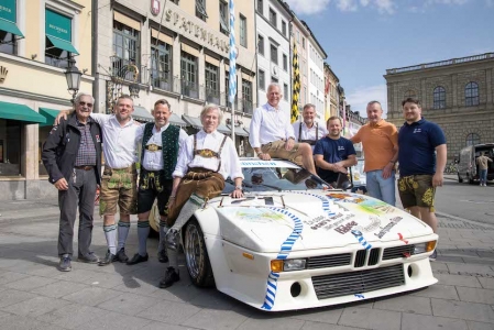 And they will line up at the Circuit de La Sarthe with the legendary BMW M1 Group 4 in “Münchener Wirtshaus” livery. Piloting the car will be the original driver trio from the 24 Hours of Le Mans in 1981: HRH Prince Leopold of Bavaria (DE), Christian Danner (DE) and Peter Oberndorfer (DE). Talk about a family reunion.
