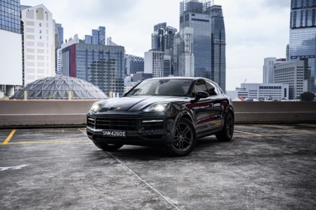 The Porsche Cayenne has historical significance for the German marque. Back in 2002, this was the vehicle that breathed new life into the company and ushered in a new world of SUVs.

Fast forward to today, and this is the third generation’s refresh. The Cayenne was a pioneer, a lone wolf in its early days.

Now, it finds itself in a crowd, rubbing shoulders with SUVs of all shapes and sizes. Still, that doesn’t seem to faze its attitude on being an industry trendsetter.

Improve the things that count
