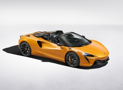 McLaren has unveiled its latest masterpiece, the Artura Spider, marking the brand's debut in the realm of hybrid convertibles.

This new convertible features a retractable hard top crafted from carbon fibre, capable of smoothly deploying and retracting in just 11 seconds while cruising at speeds up to 50 km/h. 
